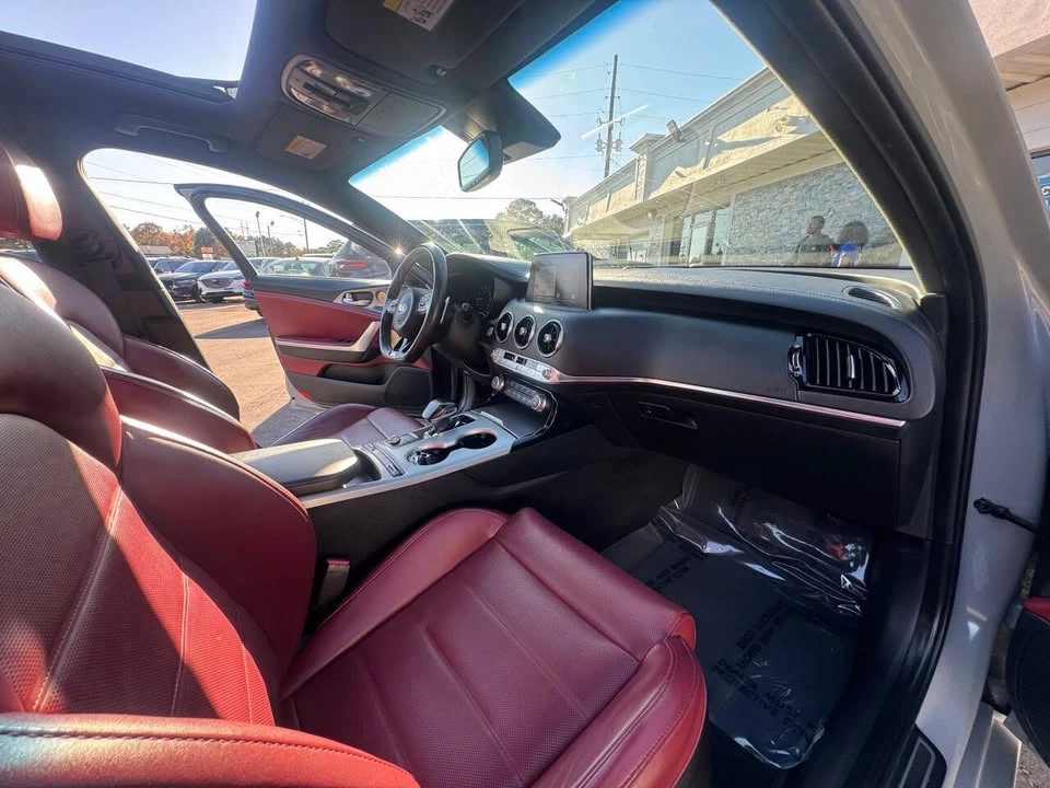 2018 Kia Stinger - Image 17 of 20