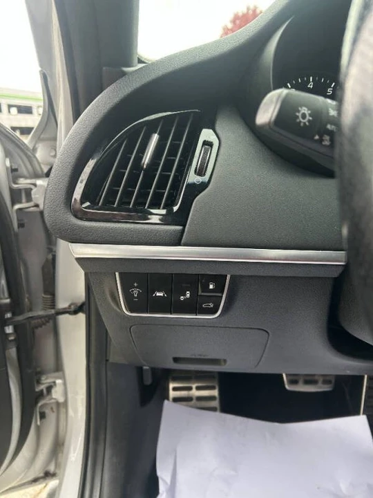 2018 Kia Stinger GT - Image 11 of 19