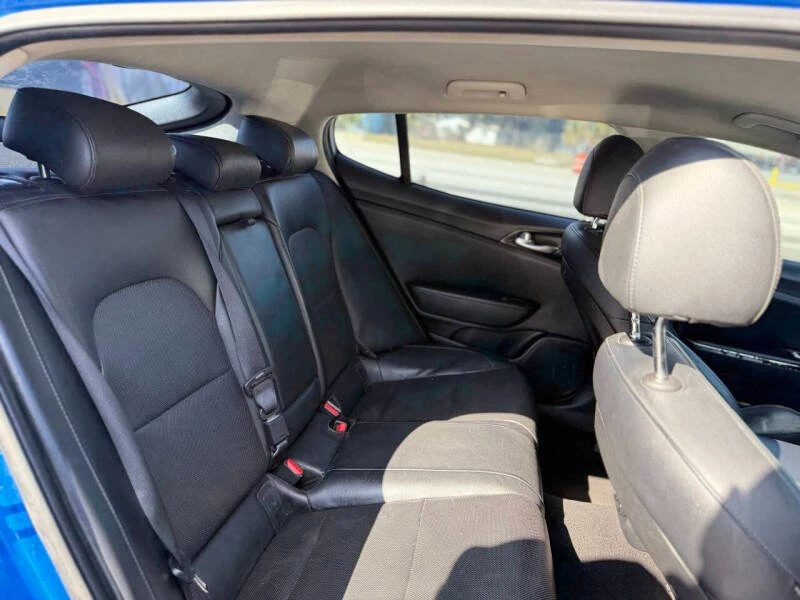 2018 Kia Stinger - Image 17 of 18