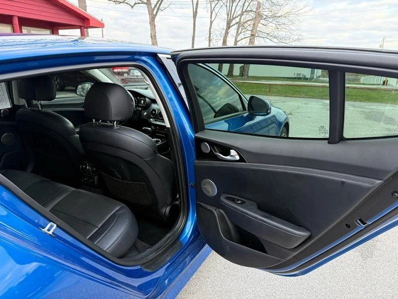 2018 Kia Stinger - Image 17 of 20