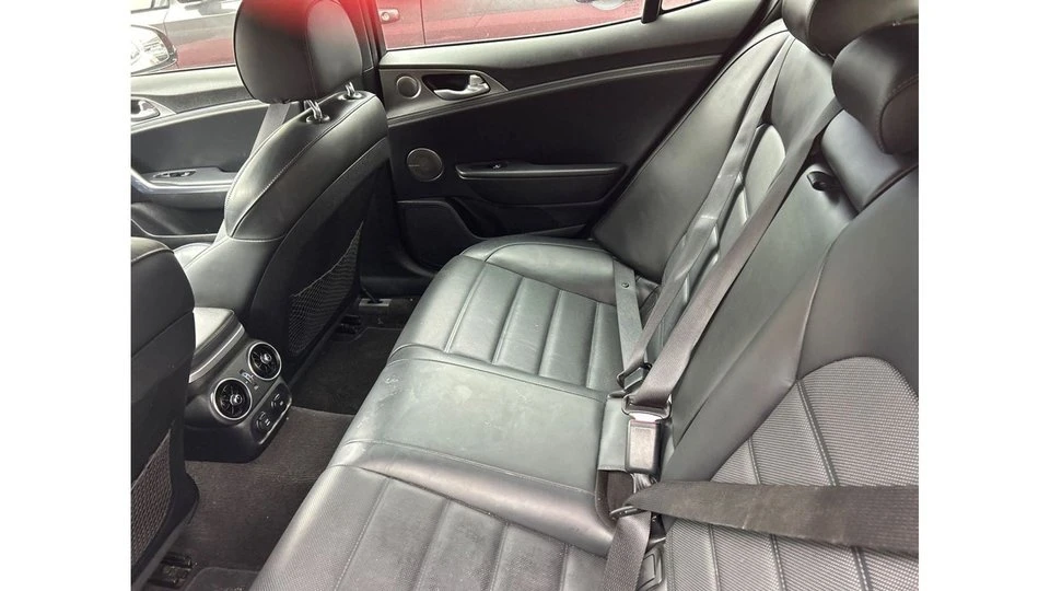 2018 Kia Stinger - Image 6 of 9
