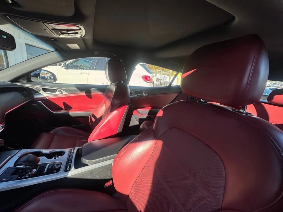 2018 Kia Stinger - Image 8 of 20