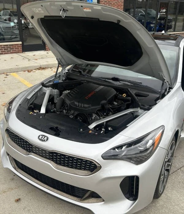 2018 Kia Stinger GT - Image 8 of 19