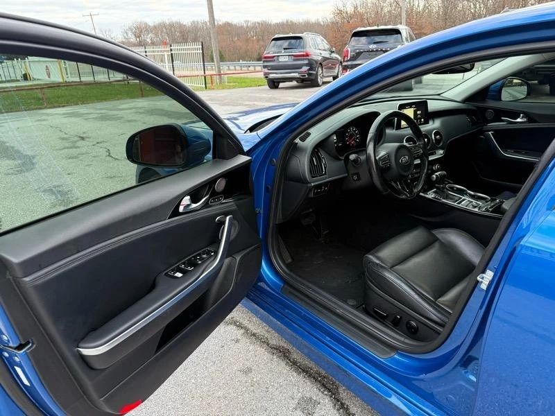 2018 Kia Stinger - Image 11 of 20