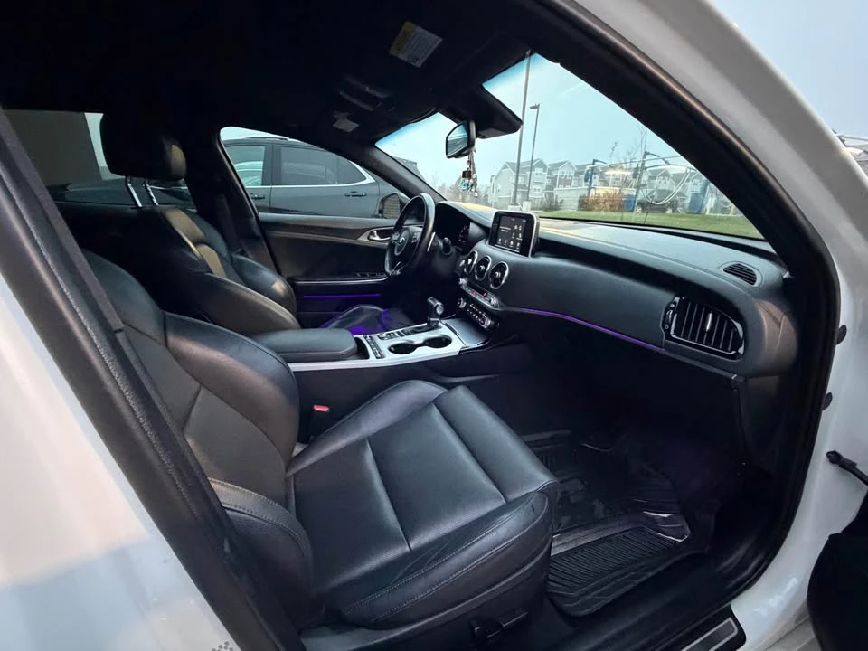 2018 Kia Stinger - Image 9 of 17