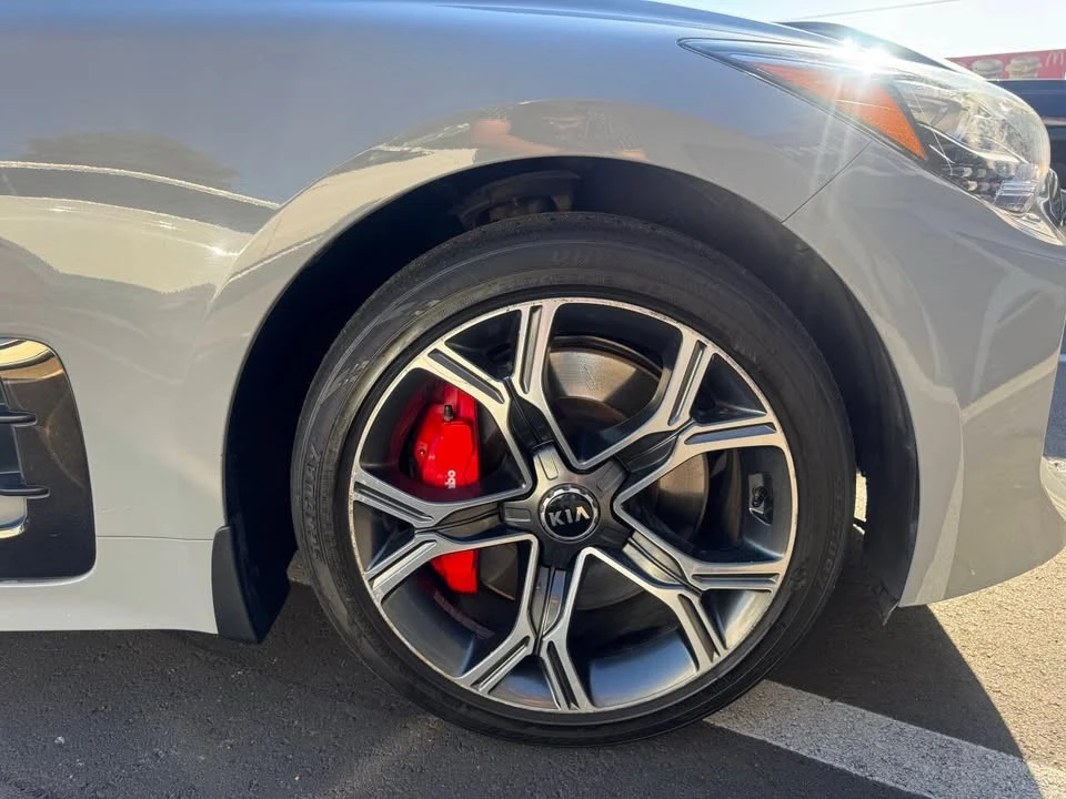 2018 Kia Stinger - Image 18 of 20