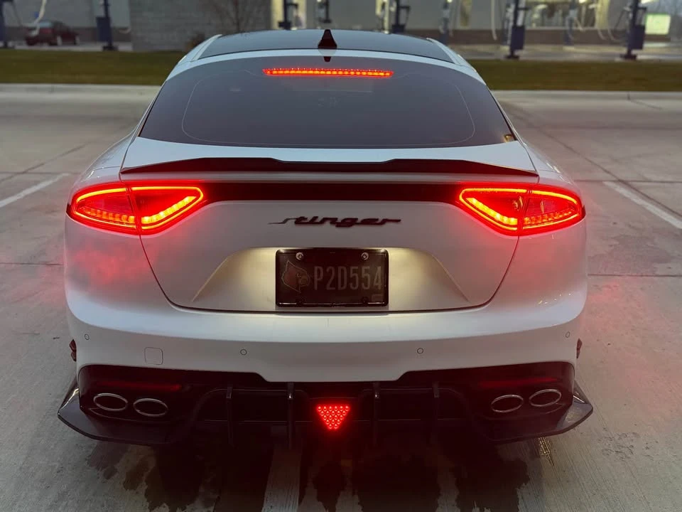 2018 Kia Stinger - Image 4 of 17