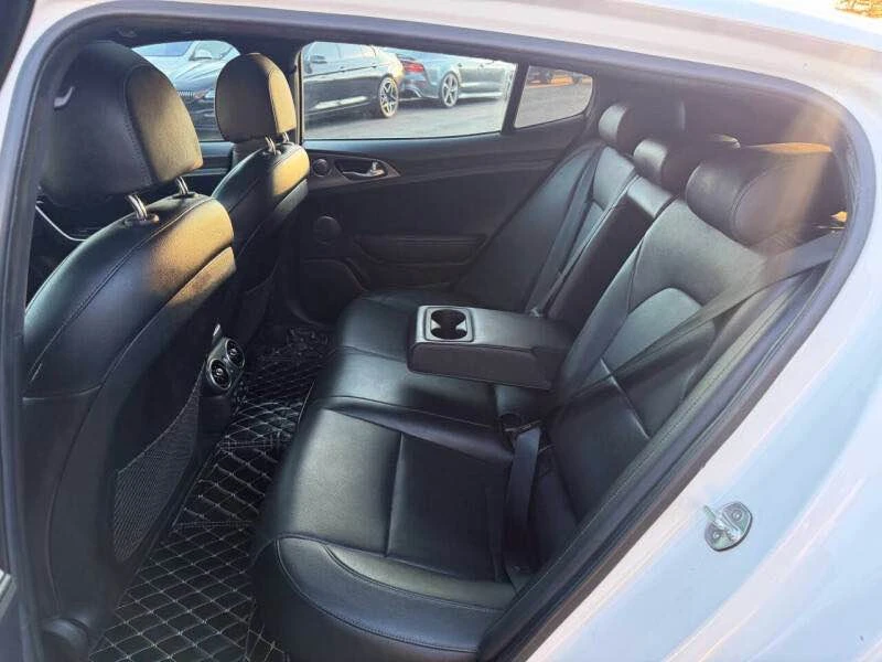 2018 Kia Stinger - Image 16 of 20