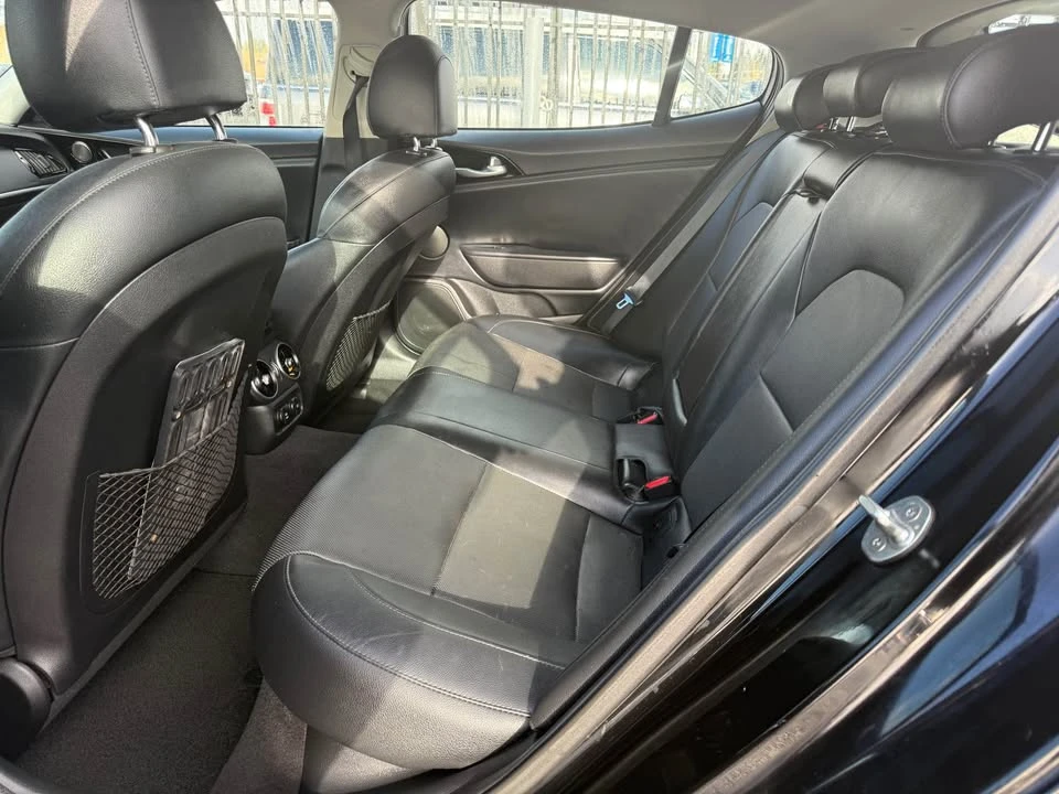 2018 Kia Stinger - Image 6 of 10