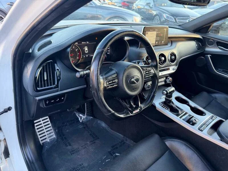 2018 Kia Stinger - Image 9 of 20