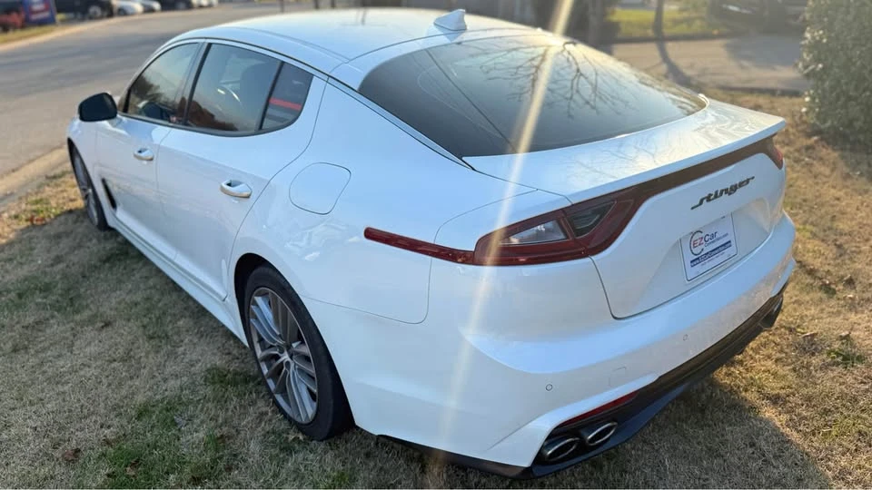 2018 Kia Stinger - Image 5 of 19