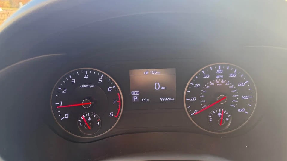 2018 Kia Stinger - Image 12 of 19