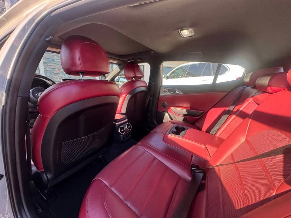 2018 Kia Stinger - Image 10 of 20