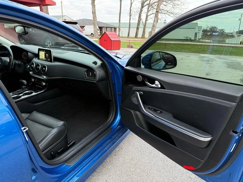 2018 Kia Stinger - Image 15 of 20