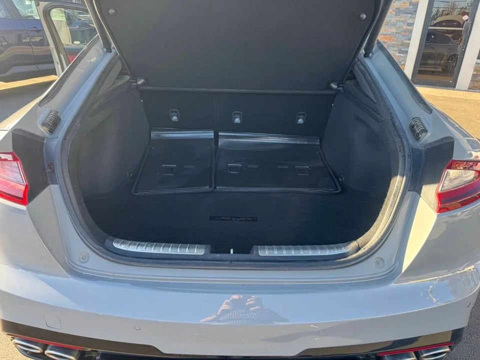 2018 Kia Stinger - Image 12 of 20
