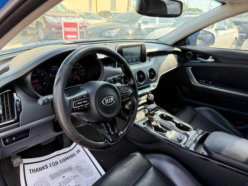 2018 Kia Stinger - Image 9 of 18
