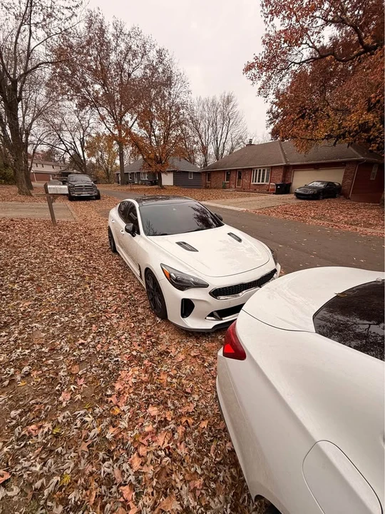 2018 Kia Stinger - Image 2 of 19