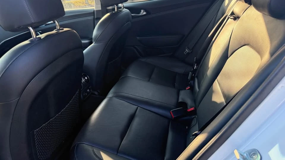 2018 Kia Stinger - Image 10 of 19