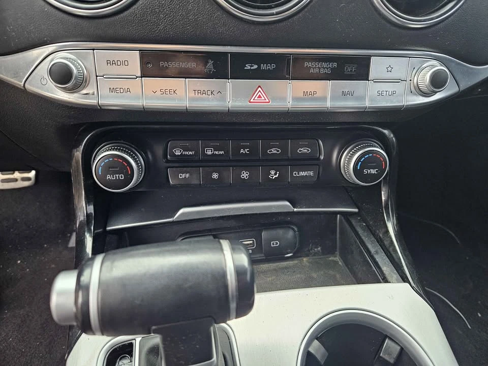 2018 Kia Stinger - Image 12 of 15
