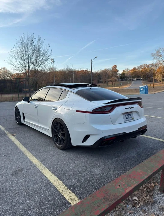 2018 Kia Stinger - Image 13 of 19