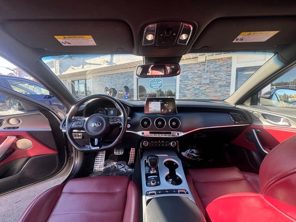 2018 Kia Stinger - Image 11 of 20