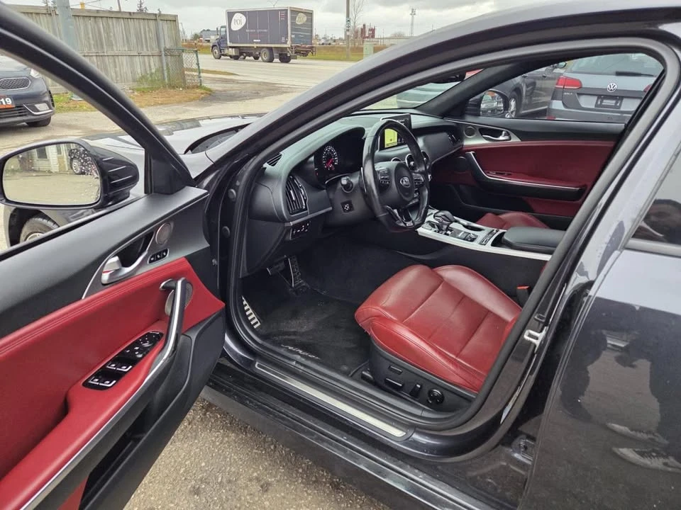 2018 Kia Stinger - Image 13 of 20