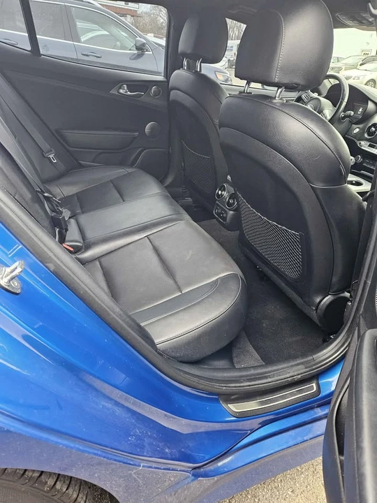 2018 Kia Stinger - Image 9 of 15