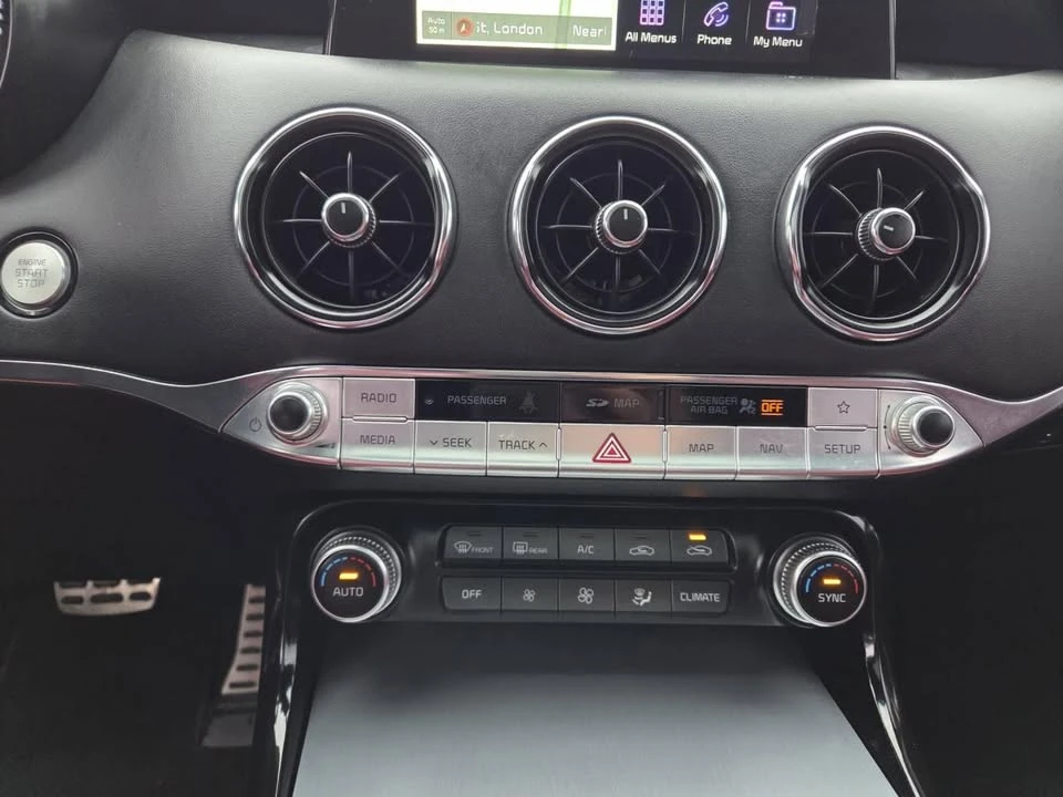 2018 Kia Stinger - Image 9 of 20
