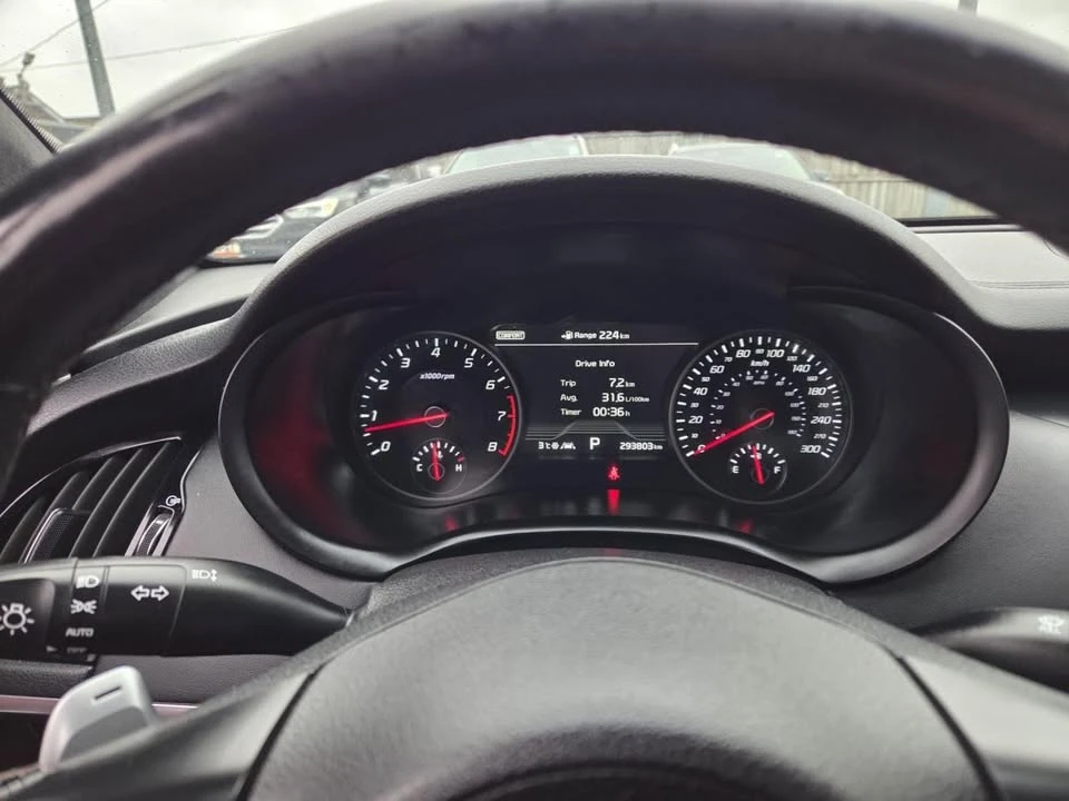 2018 Kia Stinger - Image 11 of 20