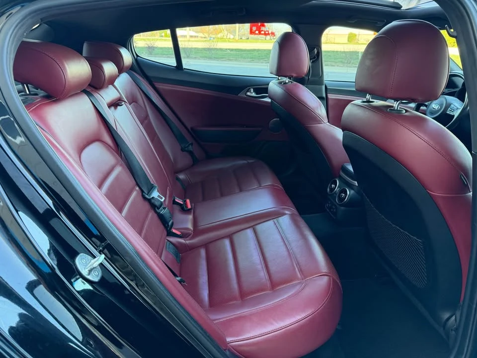 2018 Kia Stinger - Image 12 of 19