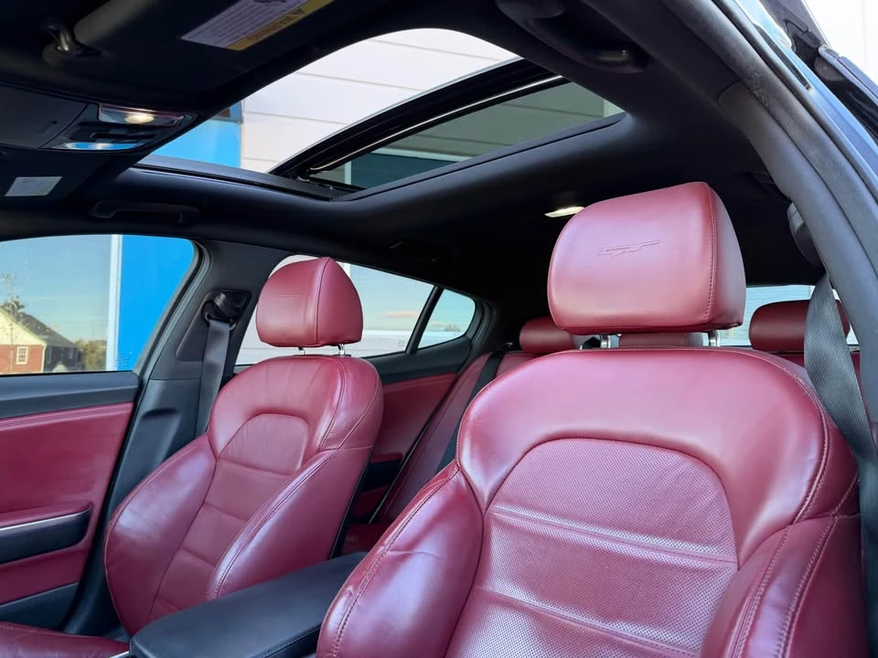 2018 Kia Stinger - Image 13 of 19
