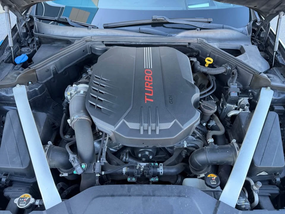 2018 Kia Stinger - Image 17 of 19