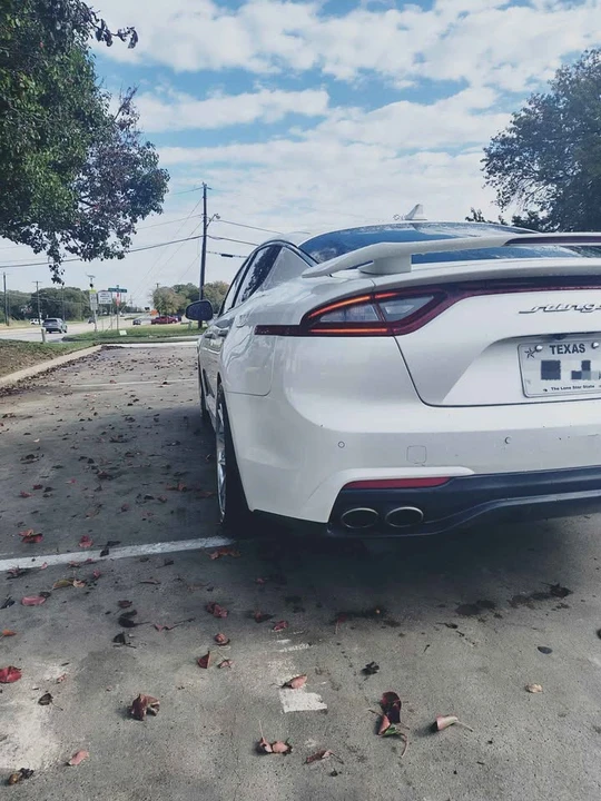 2018 Kia Stinger - Image 9 of 11