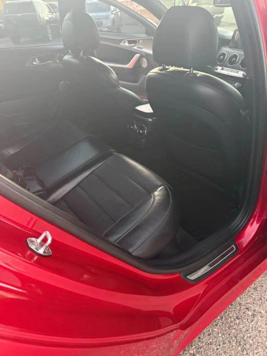 2018 Kia Stinger - Image 14 of 15
