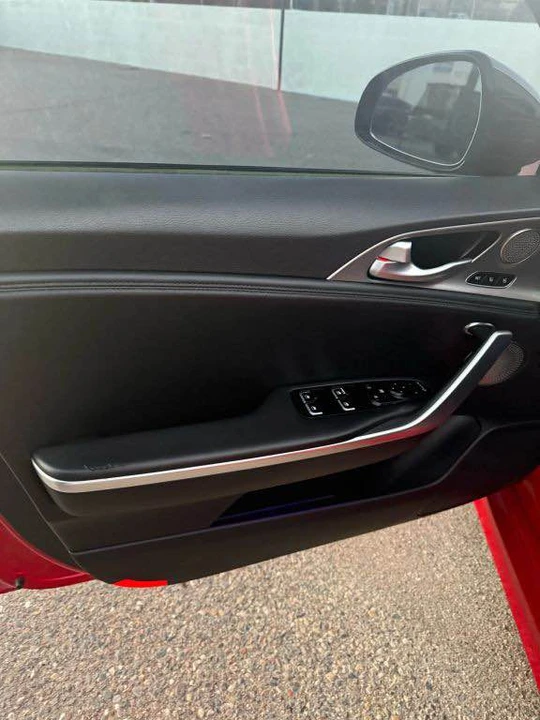 2018 Kia Stinger - Image 9 of 15