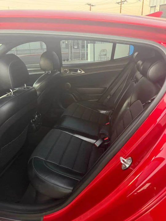 2018 Kia Stinger - Image 11 of 15
