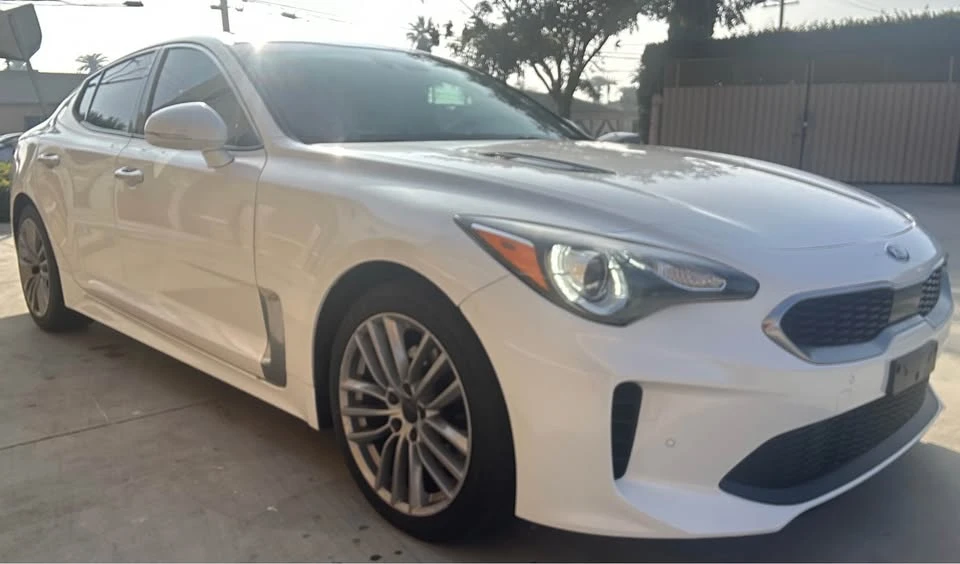 2018 Kia Stinger - Image 2 of 8