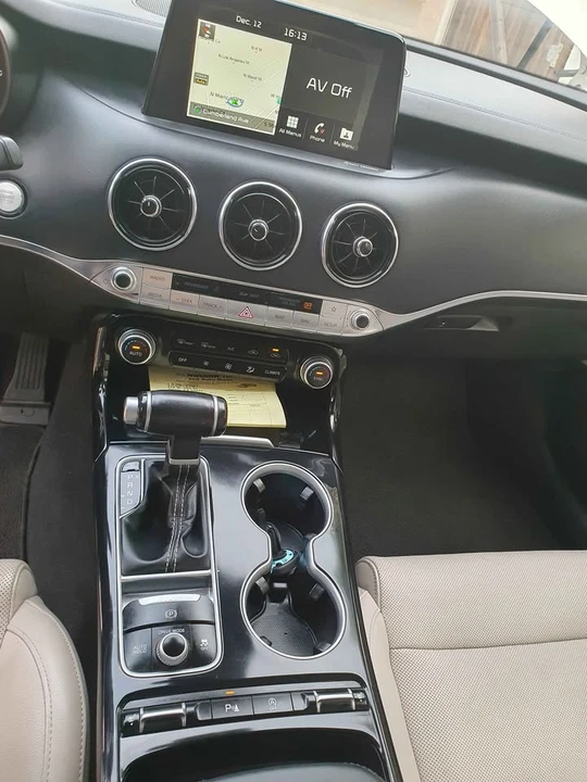 2018 Kia Stinger - Image 7 of 10