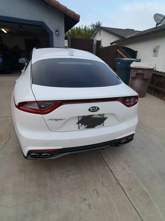 2018 Kia Stinger - Image 2 of 10