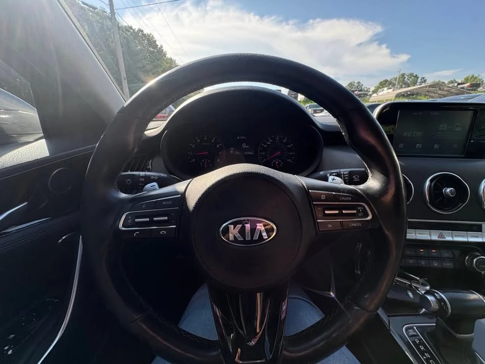 2018 Kia Stinger - Image 11 of 20