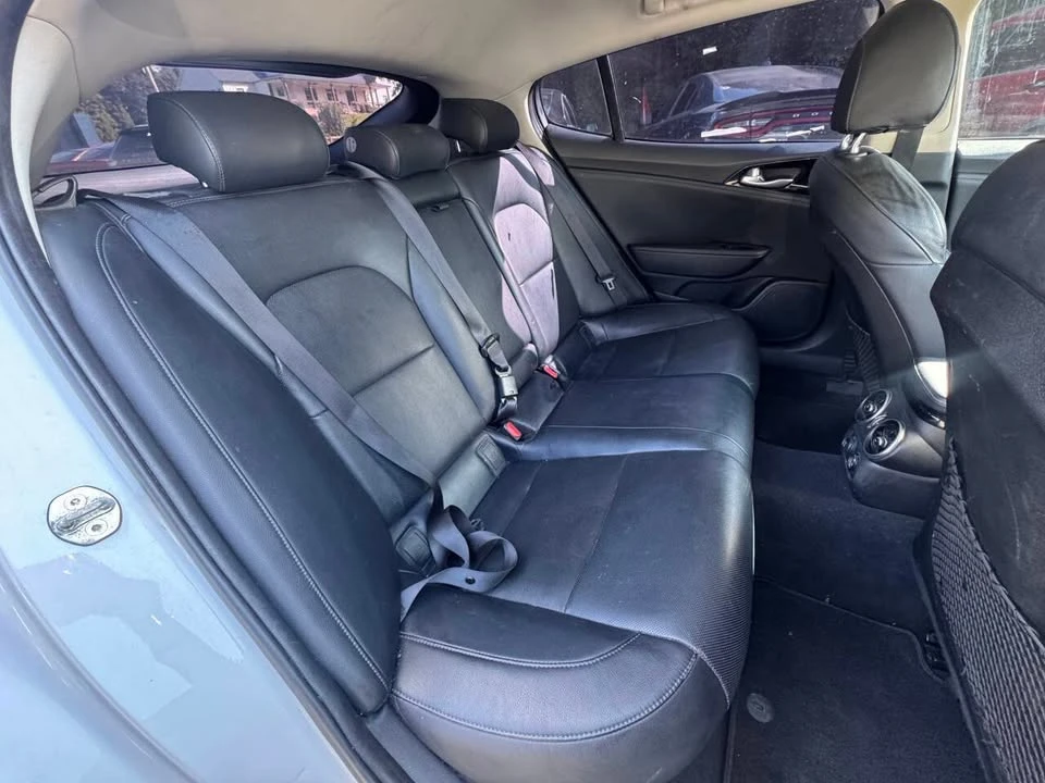 2018 Kia Stinger - Image 15 of 20