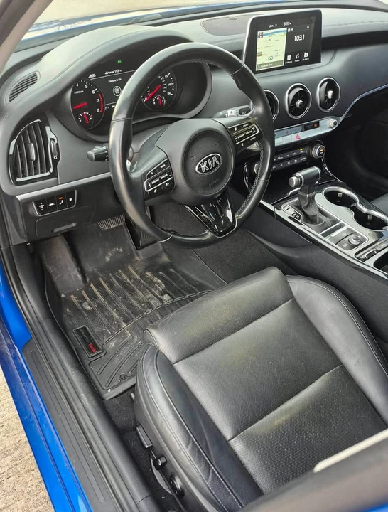 2018 Kia Stinger - Image 16 of 20