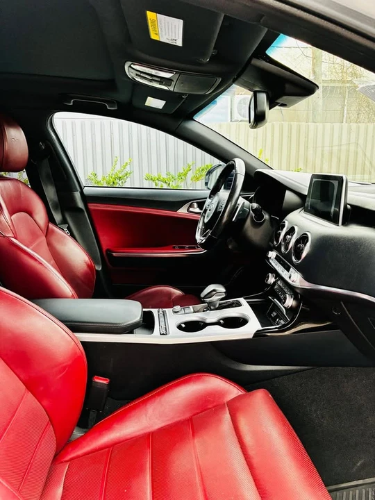 2018 Kia Stinger - Image 12 of 15