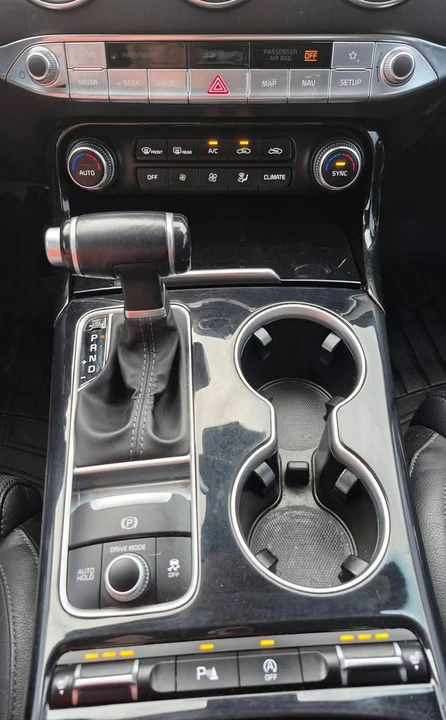 2018 Kia Stinger - Image 17 of 20