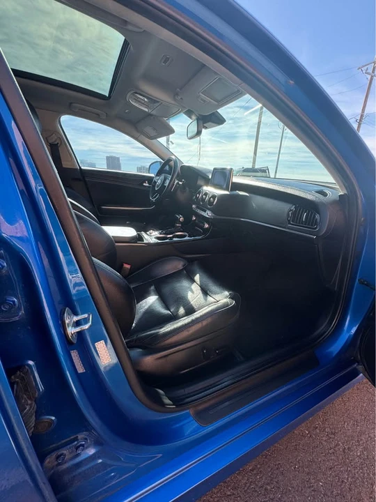 2018 Kia Stinger - Image 9 of 10