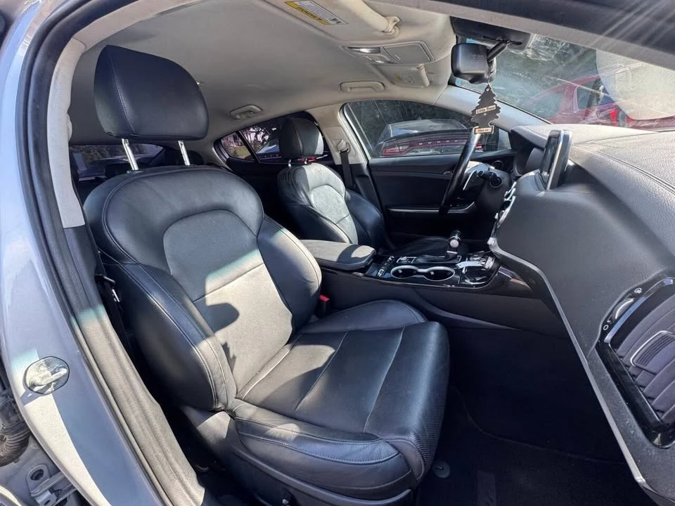 2018 Kia Stinger - Image 16 of 20