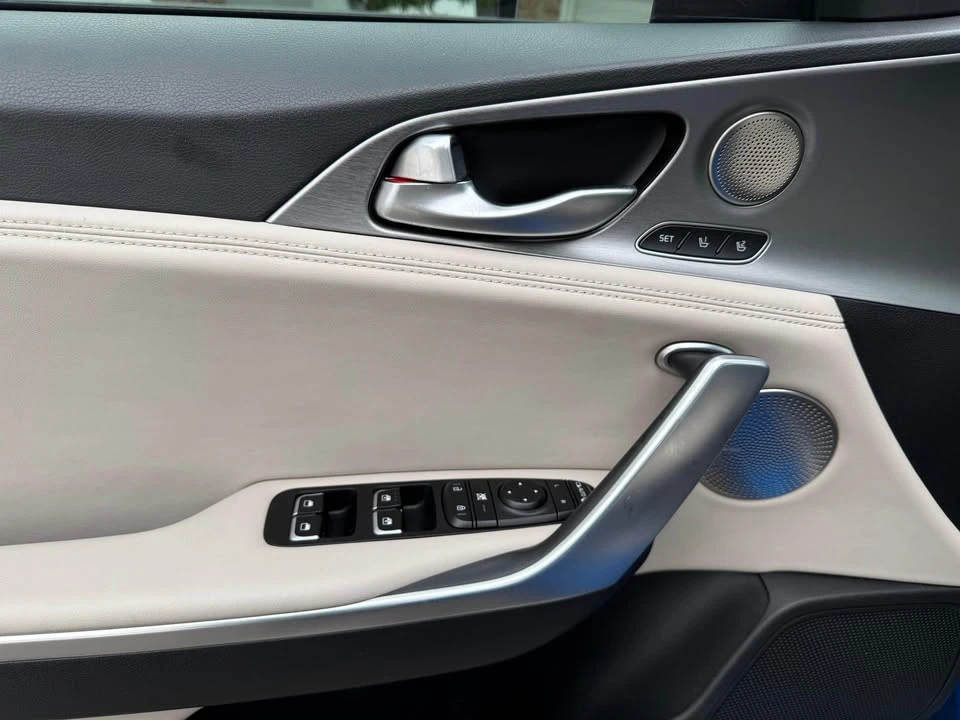 2018 Kia Stinger - Image 11 of 13