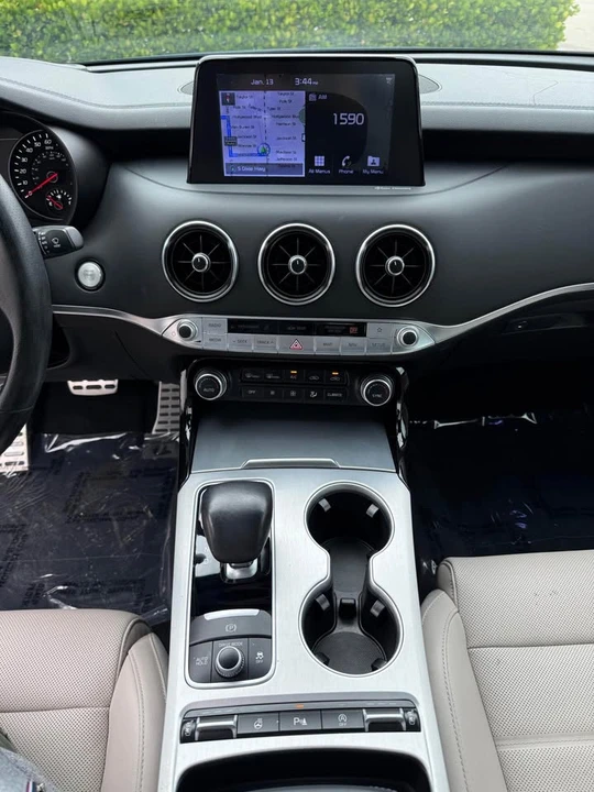 2018 Kia Stinger - Image 12 of 13