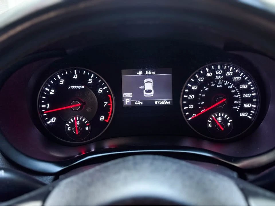 2018 Kia Stinger - Image 13 of 16