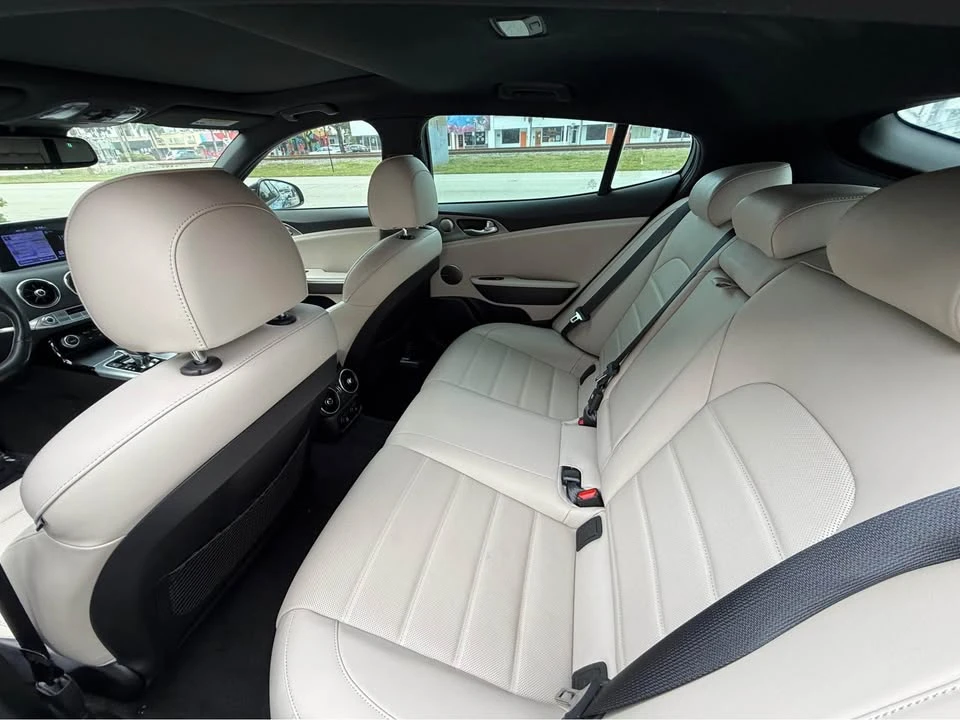 2018 Kia Stinger - Image 10 of 13
